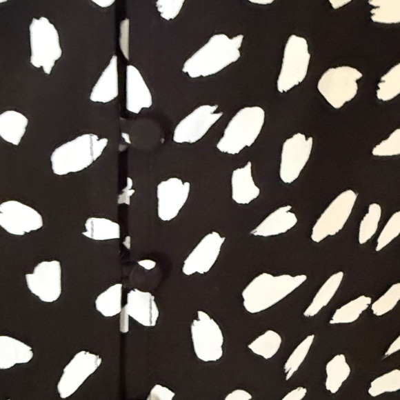 On Twelfth Black and White Patterned Blouse - Picture 4 of 6